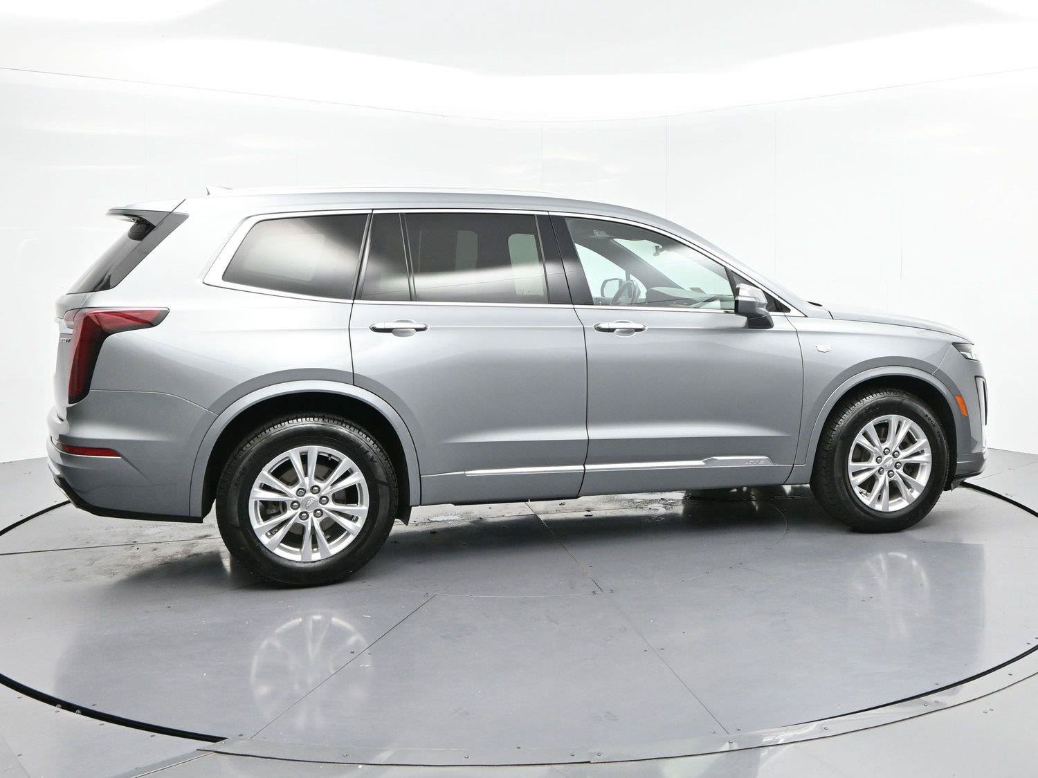 Used 2024 Cadillac XT6 Luxury FWD image 8