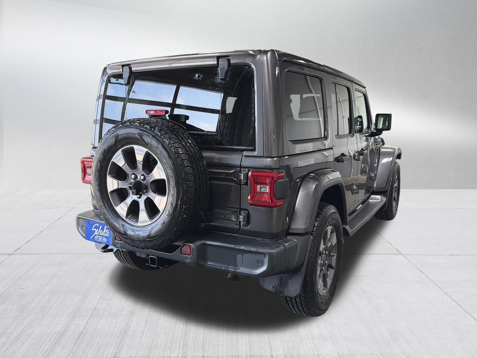 Used 2018 Jeep Wrangler Unlimited Sahara image 7