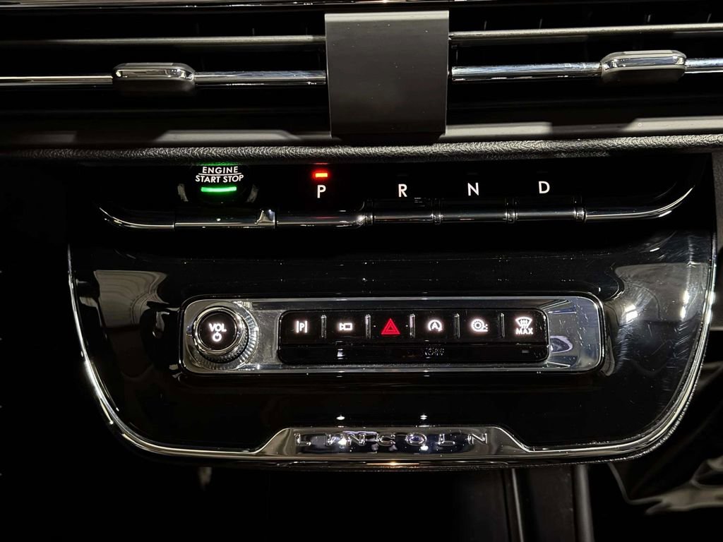 Certified 2023 Lincoln Corsair AWD w/ Equipment Group 101A image 8