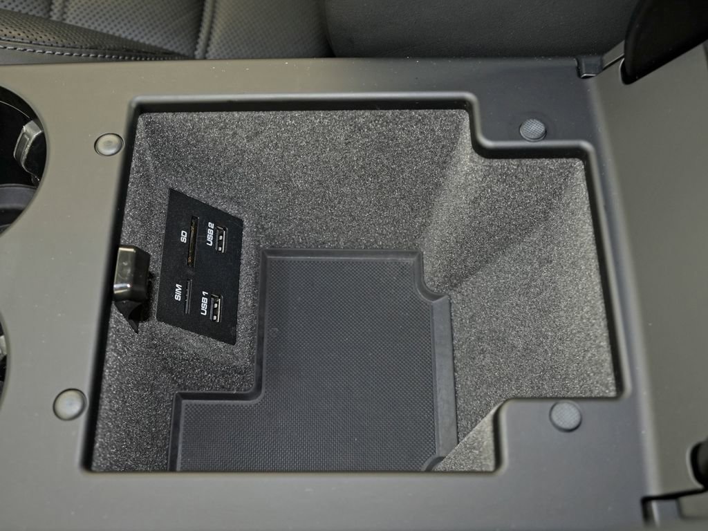 Certified 2019 Porsche Macan S image 35