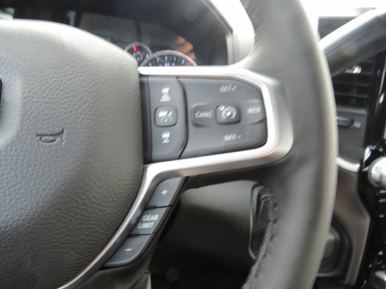 New 2026 RAM 3500 Big Horn AWD/4WD image 20