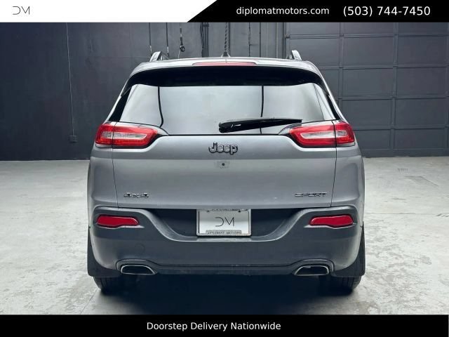 Used 2018 Jeep Cherokee Sport w/ Cold Weather Group AWD/4WD image 6