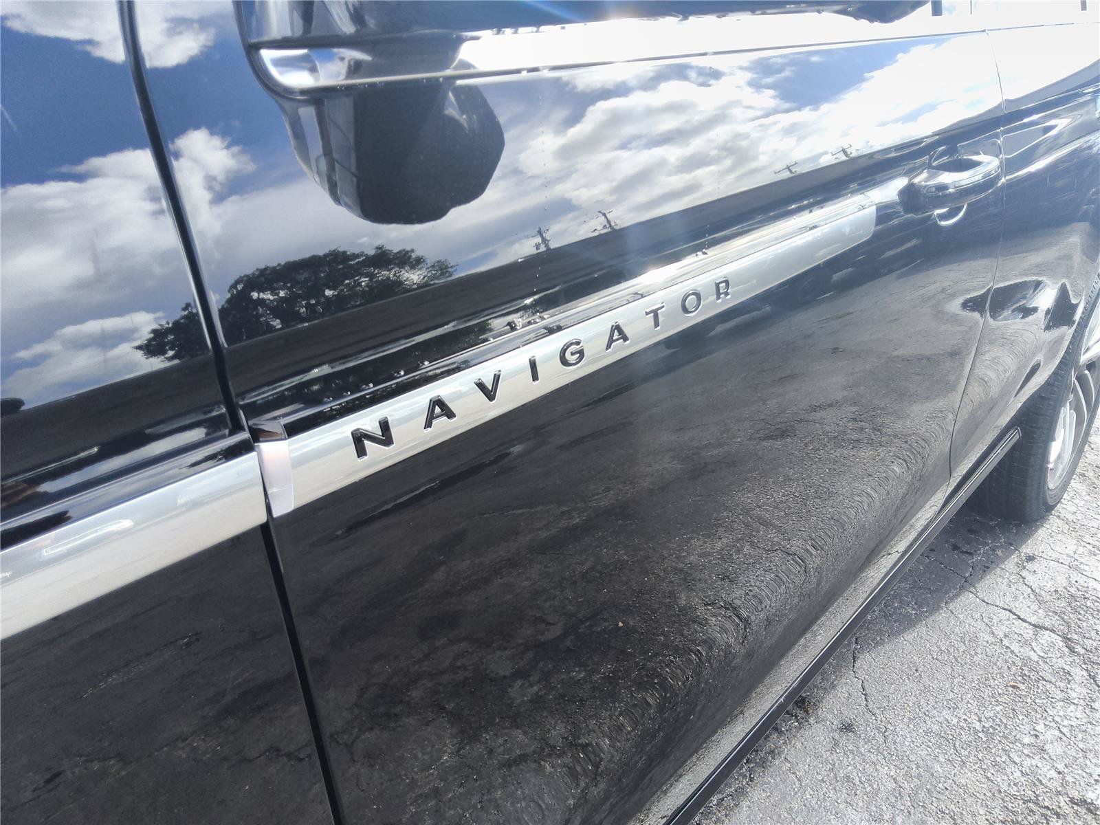 New 2027 Lincoln Navigator Reserve AWD/4WD image 11