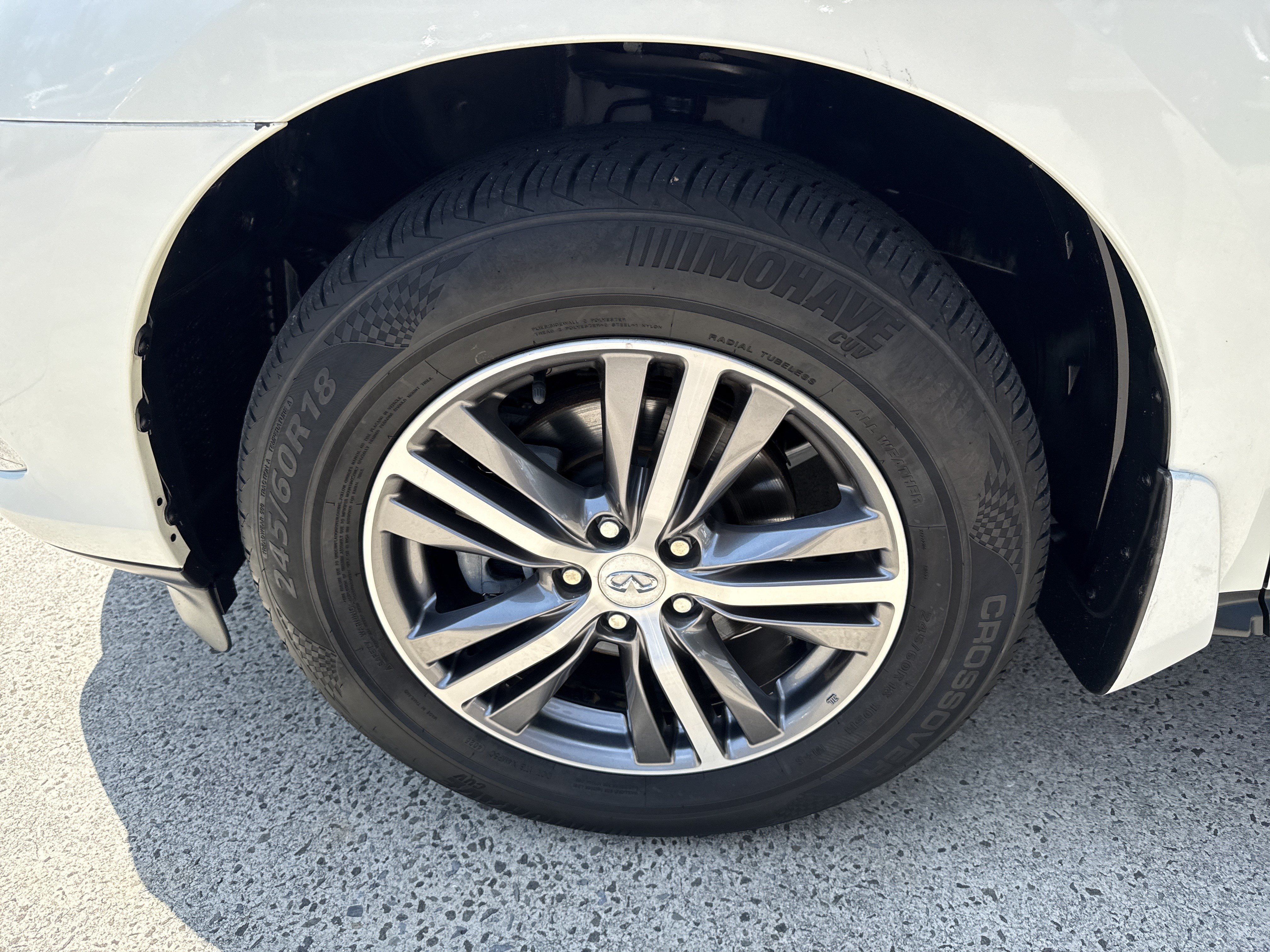 Used 2020 INFINITI QX60 Luxe w/ Essential Package FWD image 11