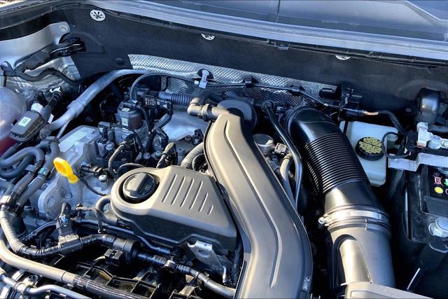 Used 2023 Volkswagen Taos SEL image 30