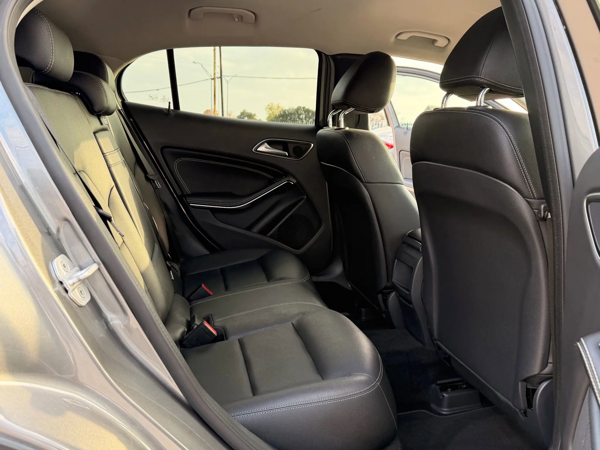 Used 2015 Mercedes-Benz GLA 250 image 16