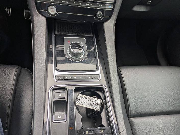 Used 2019 Jaguar F-PACE Premium AWD/4WD image 21