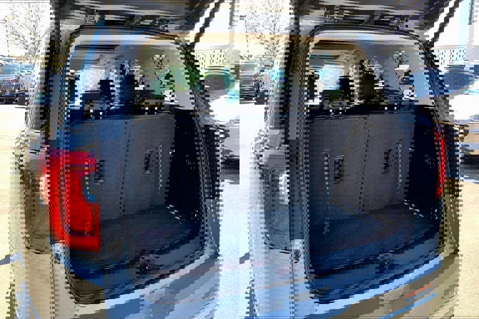 Used 2020 GMC Acadia Denali image 4