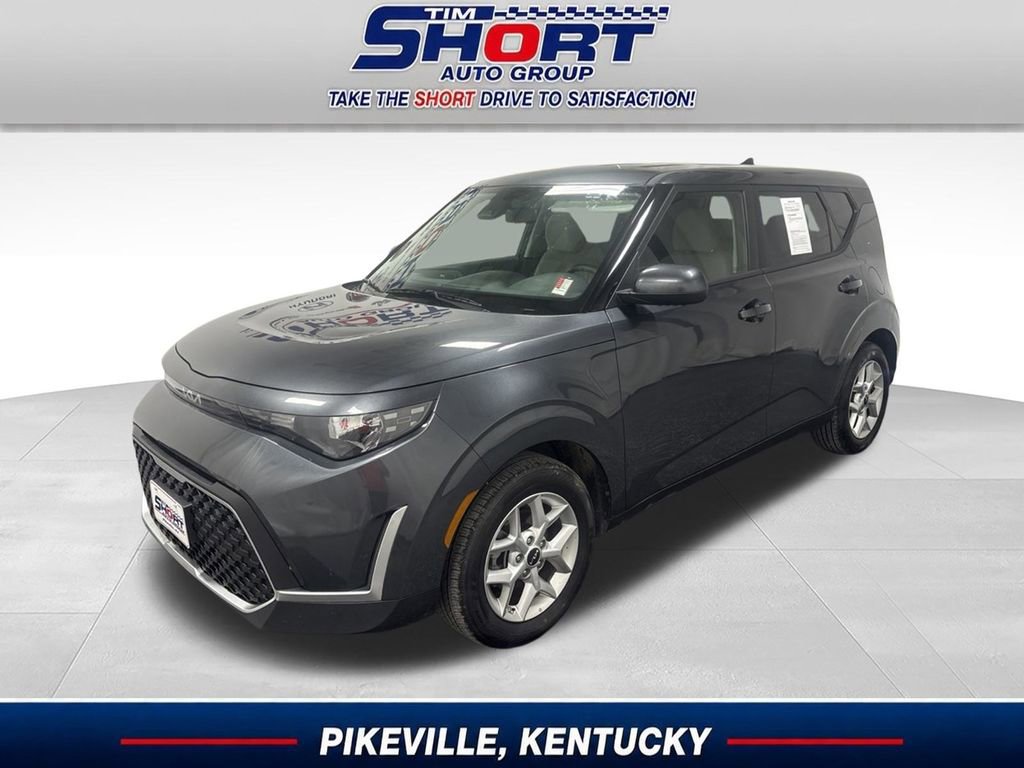 Used 2025 Kia Soul LX w/ LX Technology Package FWD image 1