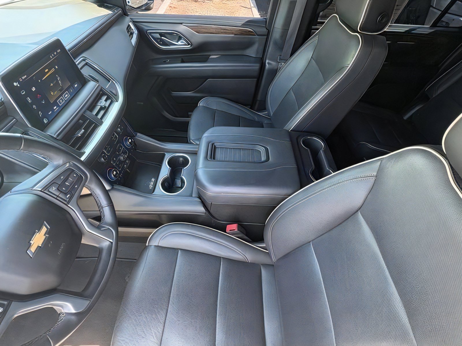 Used 2023 Chevrolet Suburban Premier AWD/4WD image 16