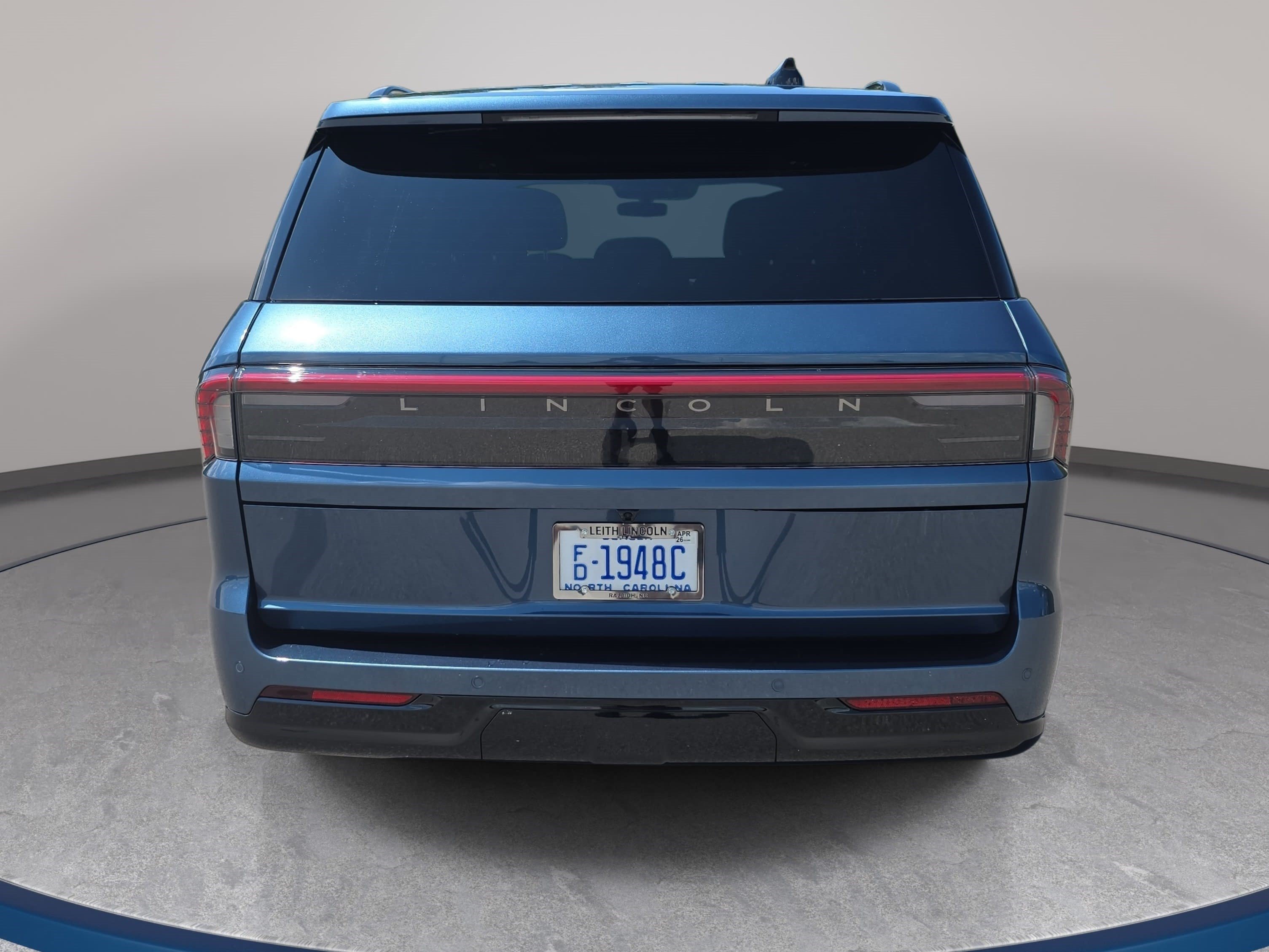 New 2027 Lincoln Navigator Reserve w/ Jet Appearance Package AWD/4WD image 6