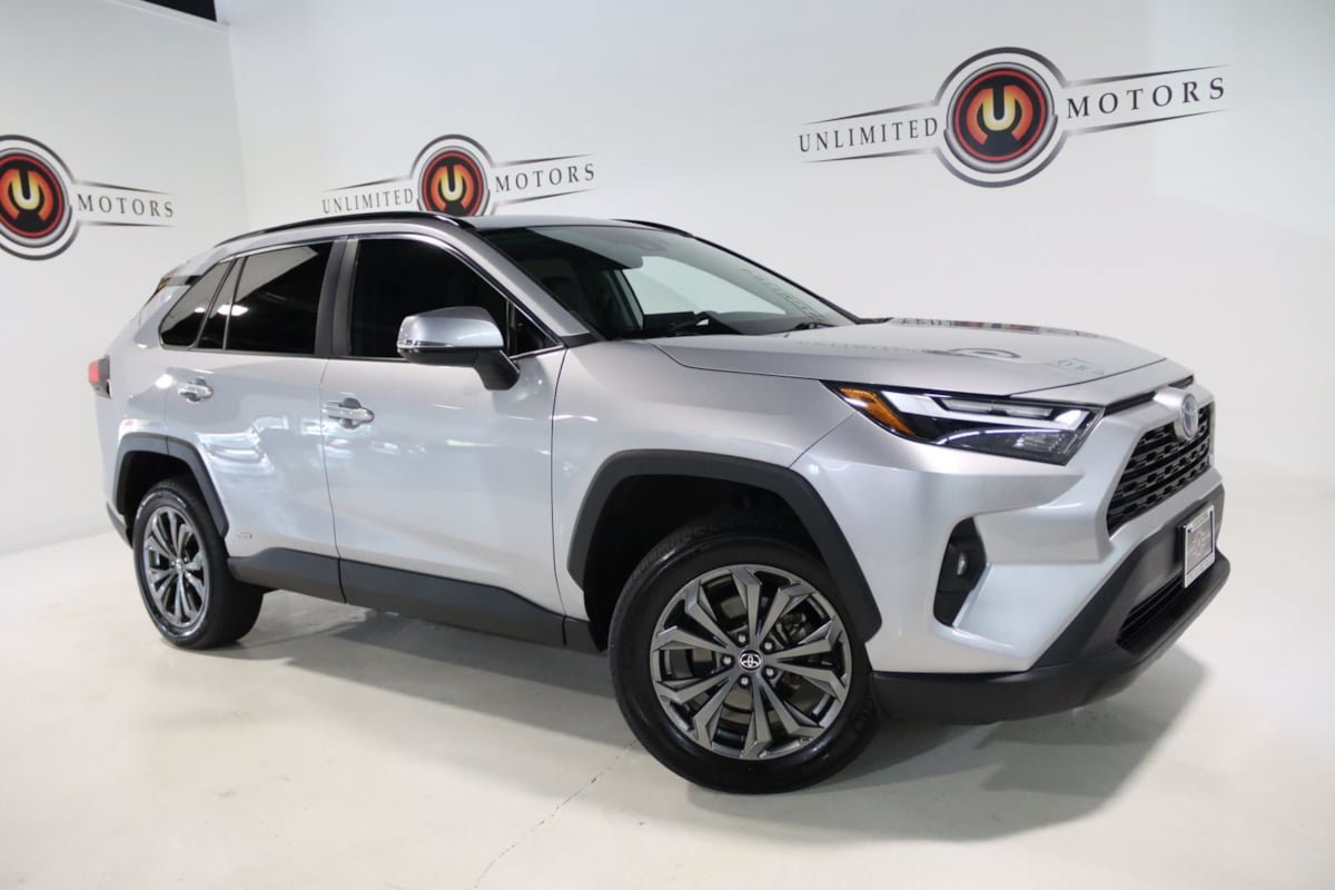Used 2022 Toyota RAV4 XLE Premium AWD/4WD image 66