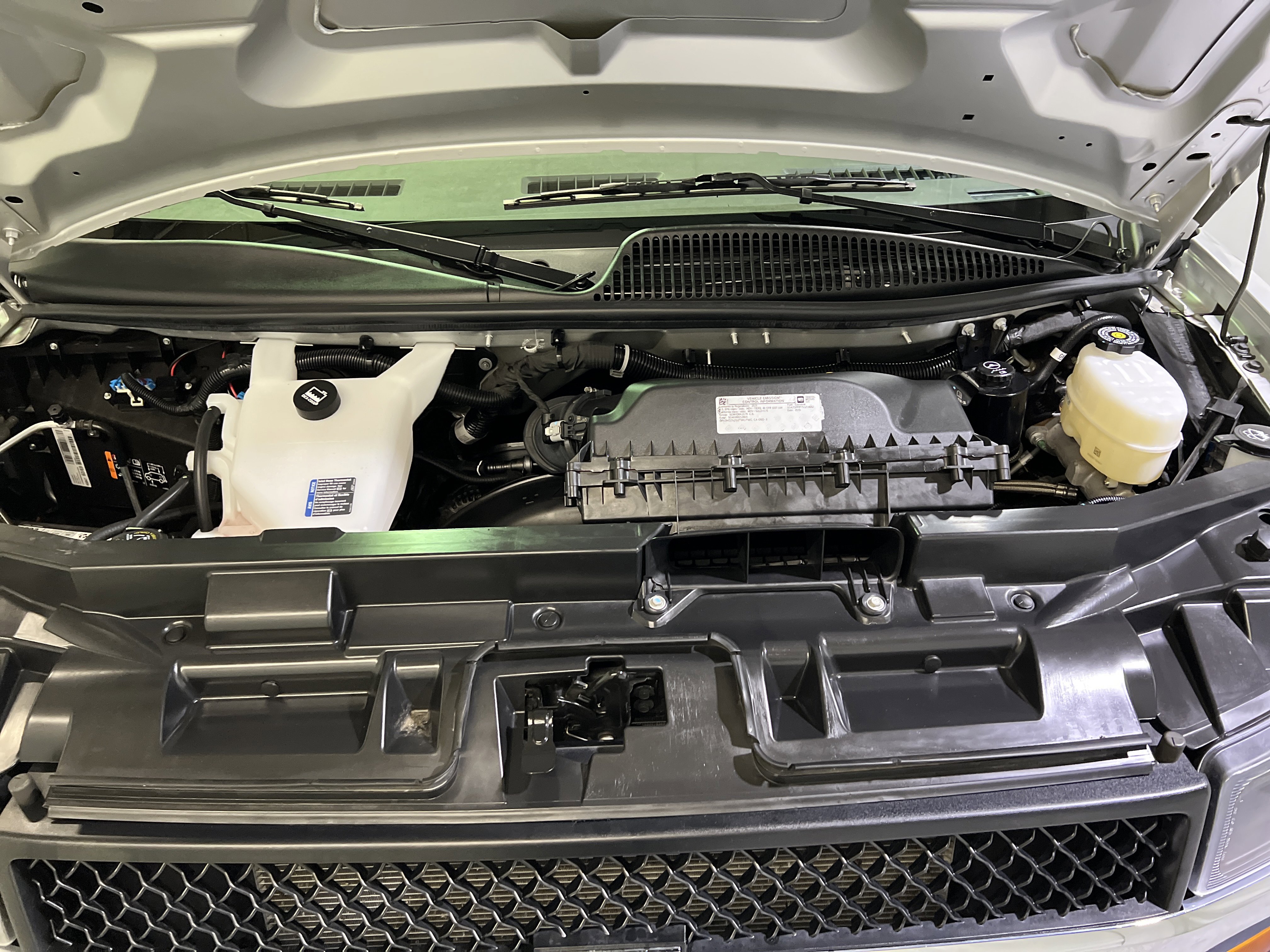 Certified 2025 Chevrolet Express 3500 LT w/ LT Preferred Equipment Group image 15