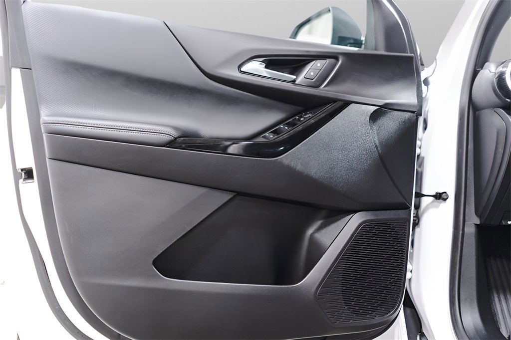 Used 2025 Chevrolet Equinox LT image 25