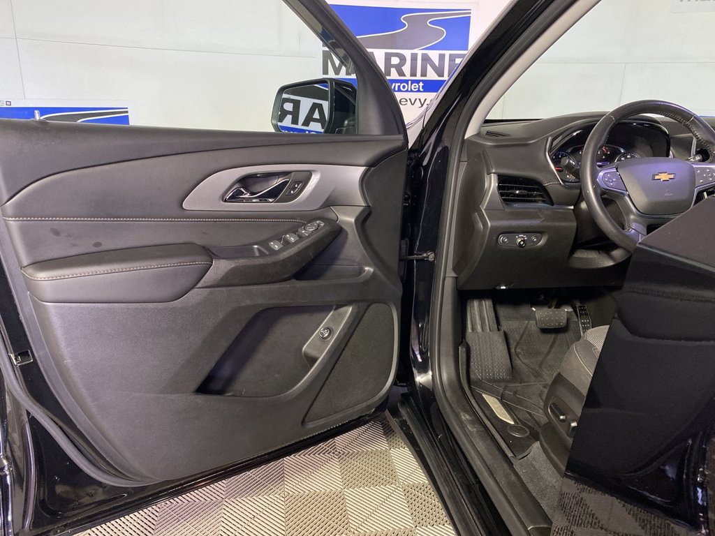Used 2021 Chevrolet Traverse LT FWD image 28