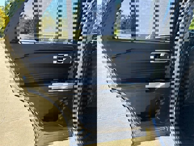 Used 2021 Ford Explorer XLT w/ Equipment Group 202A image 47