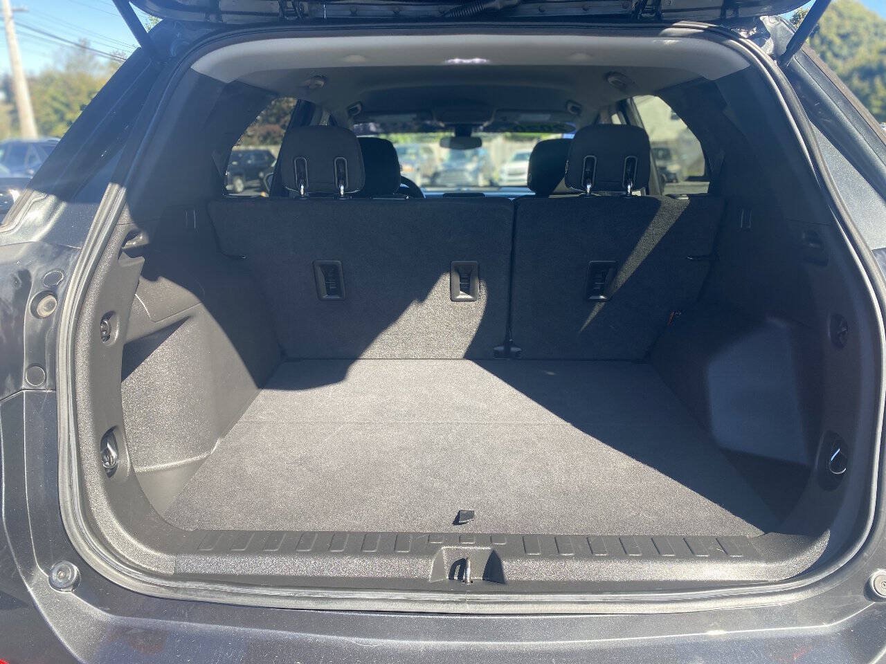 Used 2020 Chevrolet Equinox LS w/ LS Convenience Package FWD image 9