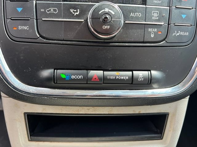 Used 2016 Chrysler Town & Country Touring FWD image 21