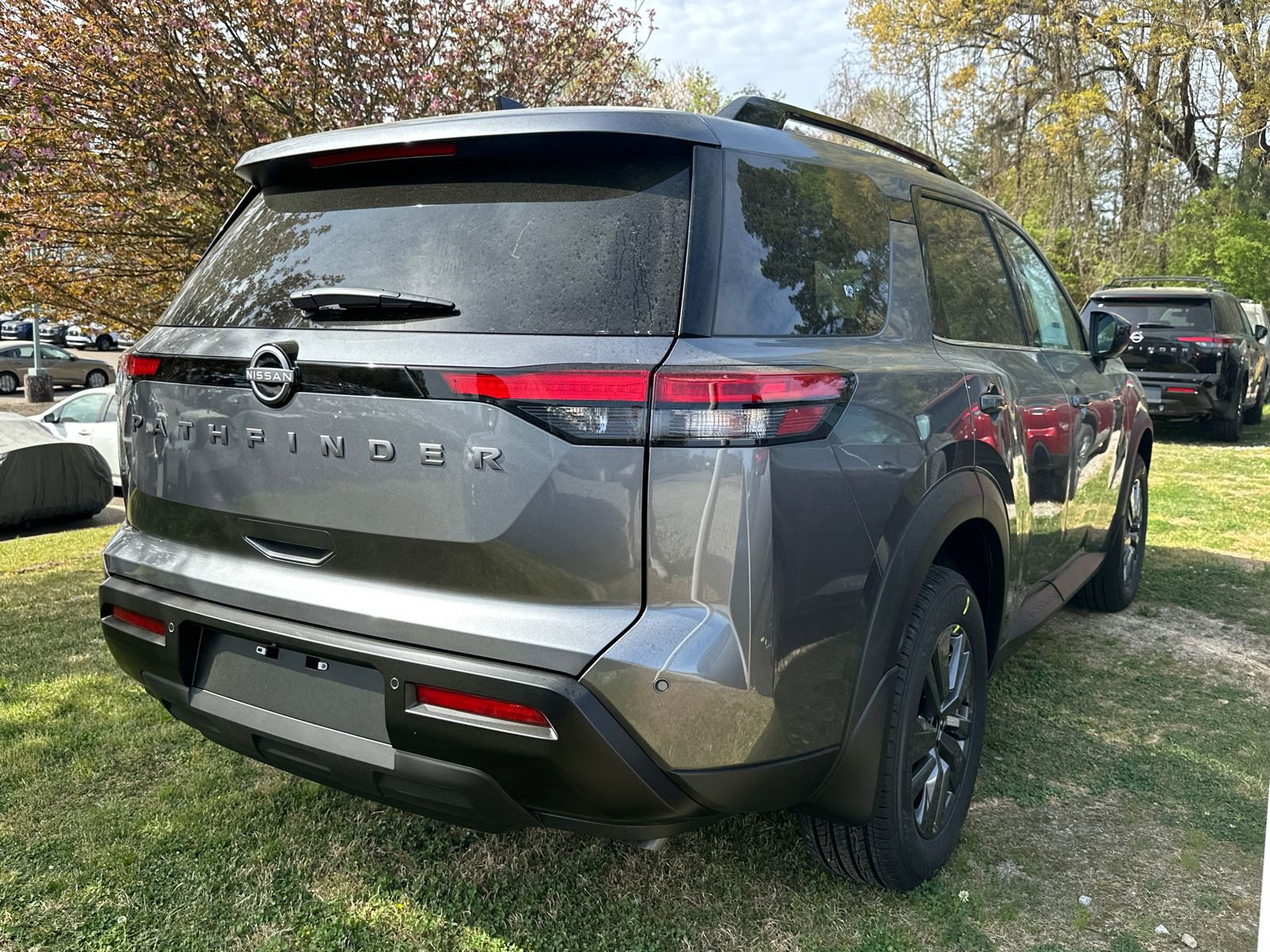 New 2026 Nissan Pathfinder SV w/ Cargo Package image 4