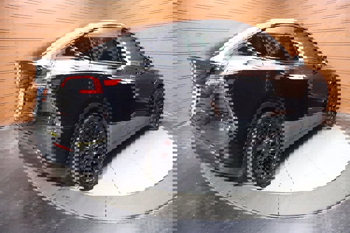 Used 2022 Tesla Model Y Performance image 8