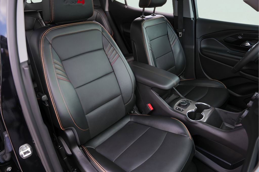 Used 2024 GMC Terrain AT4 image 32