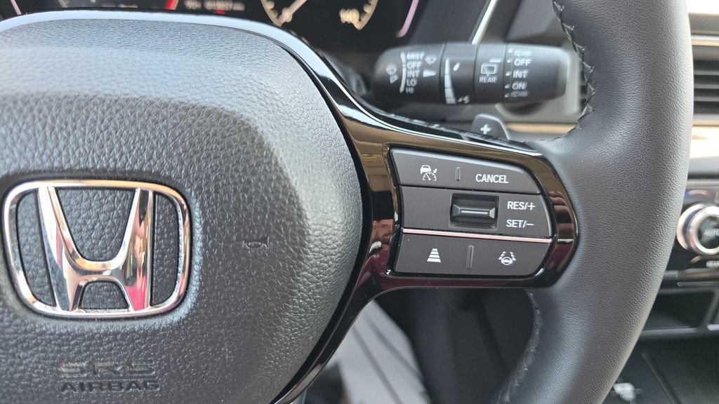 Certified 2025 Honda Pilot Touring image 30