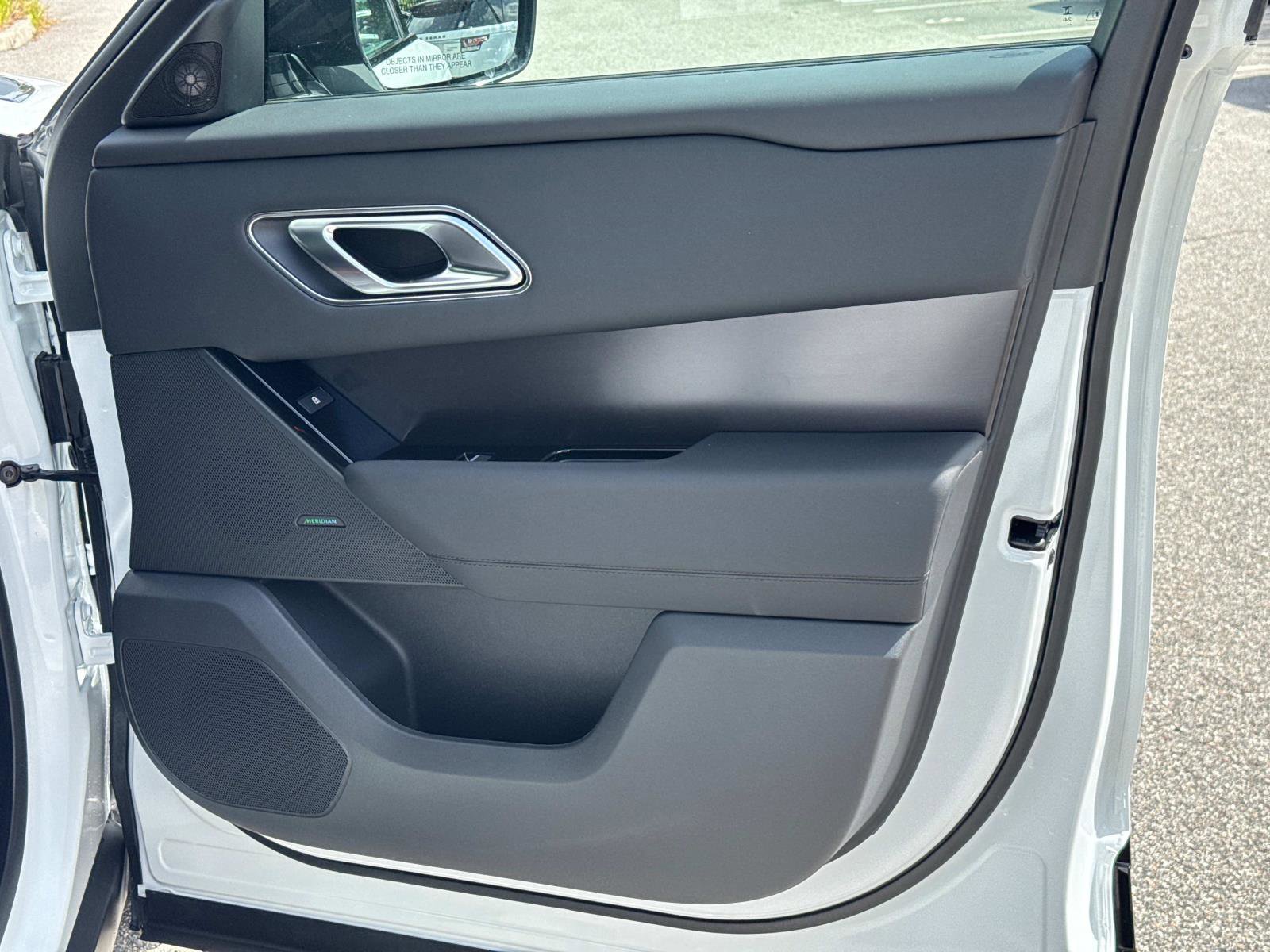 New 2026 Land Rover Range Rover Velar Dynamic SE image 9