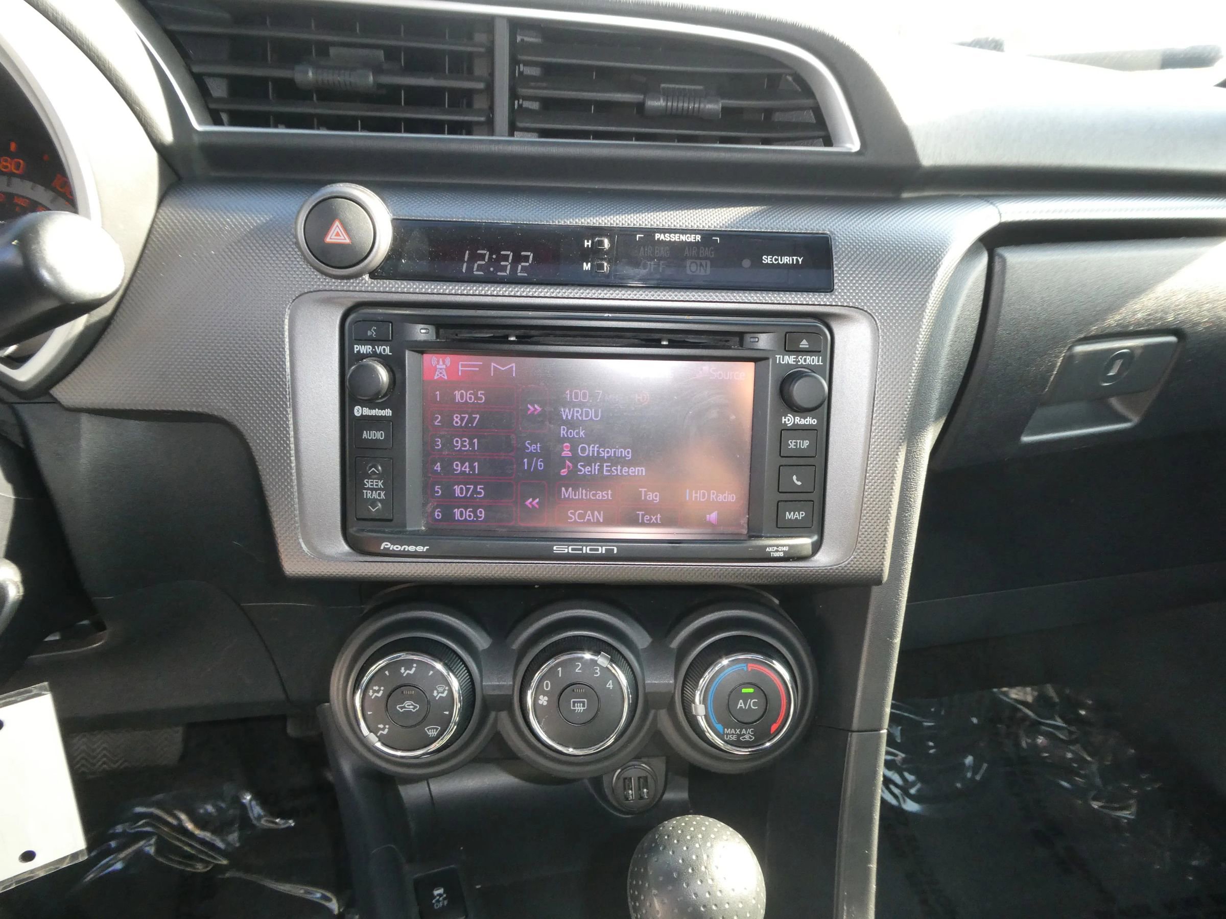 Used 2015 Scion tC image 20