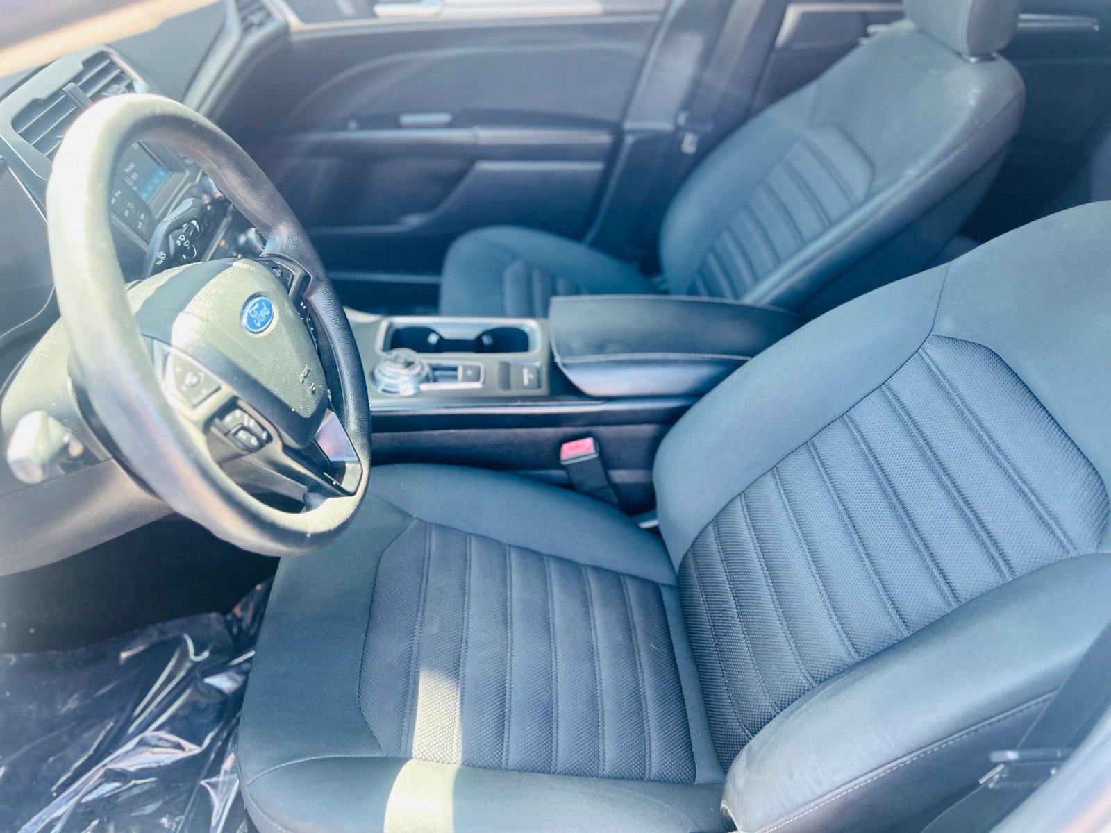 Used 2018 Ford Fusion SE FWD image 16