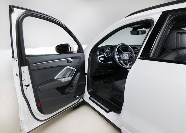 New 2025 Audi Q3 2.0T Premium image 23