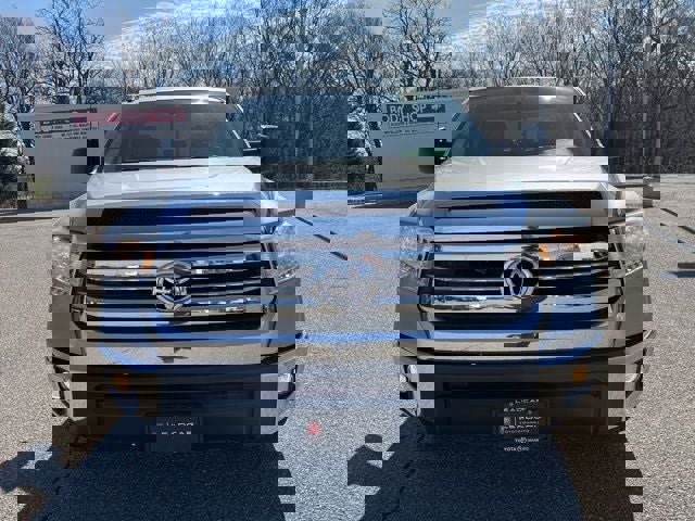 Used 2016 Toyota Tundra SR5 w/ SR5 Upgrade Package image 4