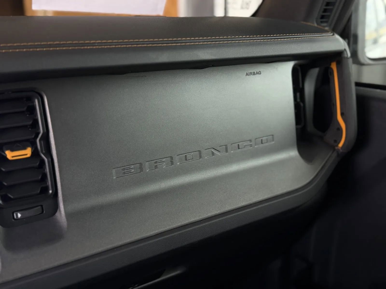 Used 2024 Ford Bronco Badlands image 40