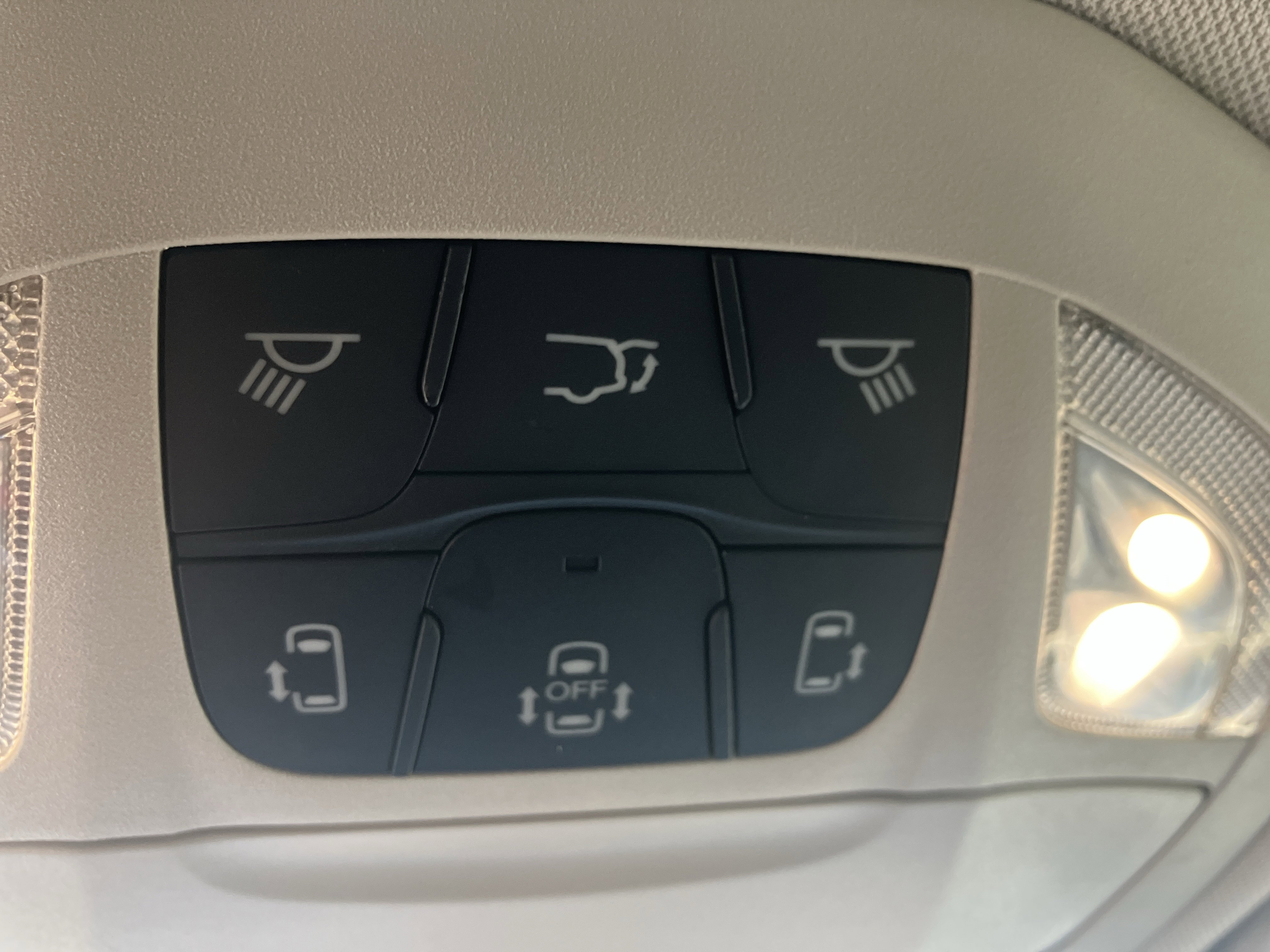 Used 2024 Chrysler Pacifica Touring-L image 32