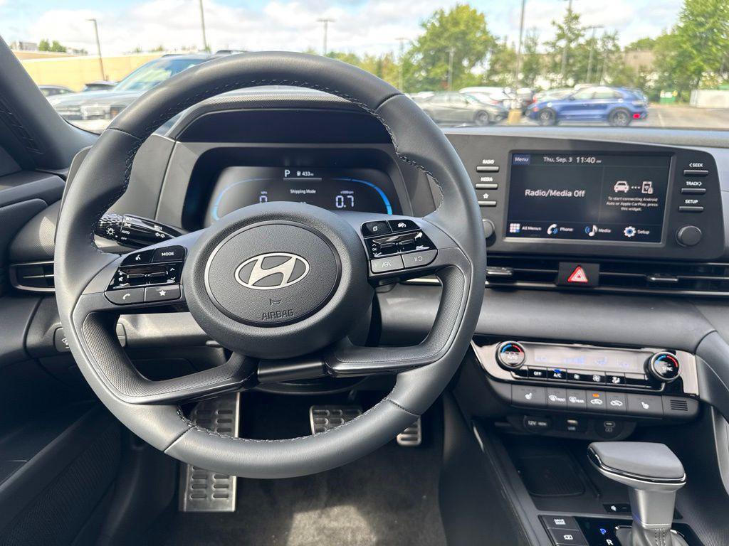 New 2026 Hyundai Elantra SEL Sport FWD image 22