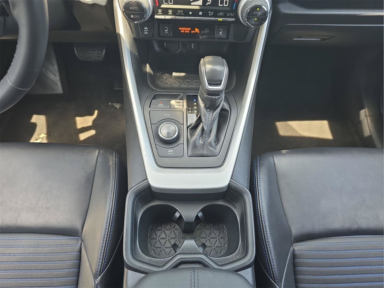 Used 2020 Toyota RAV4 XSE w/ All Weather Liner Package AWD/4WD image 20
