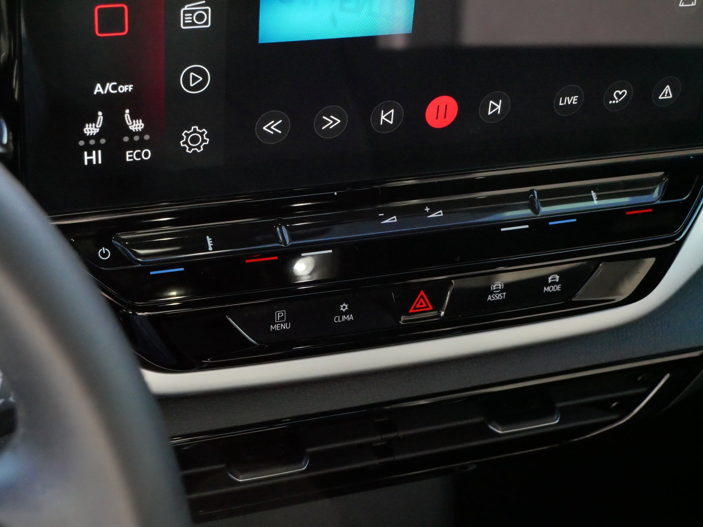 Certified 2023 Volkswagen ID.4 Pro S image 22