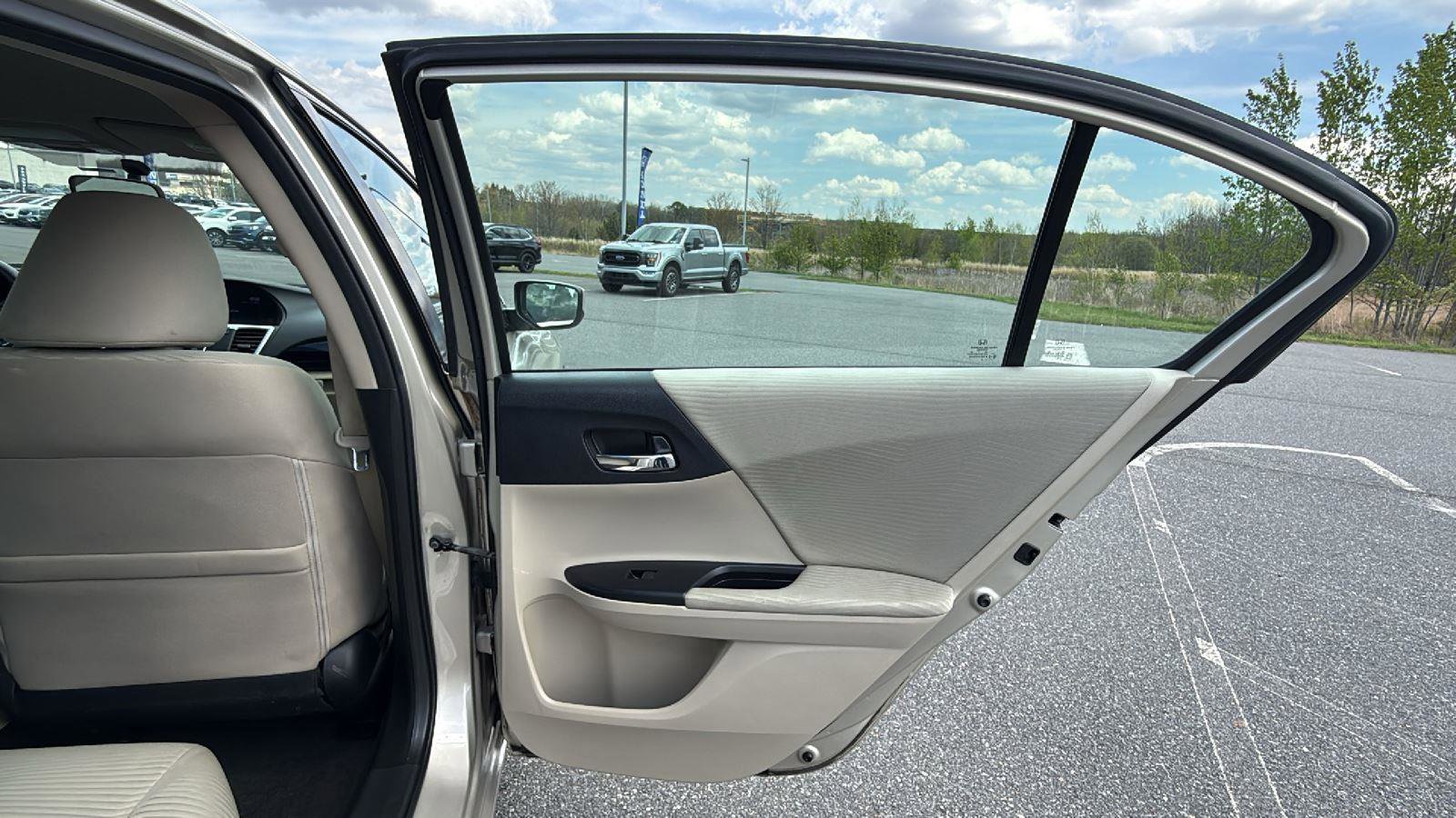 Used 2017 Honda Accord LX image 18