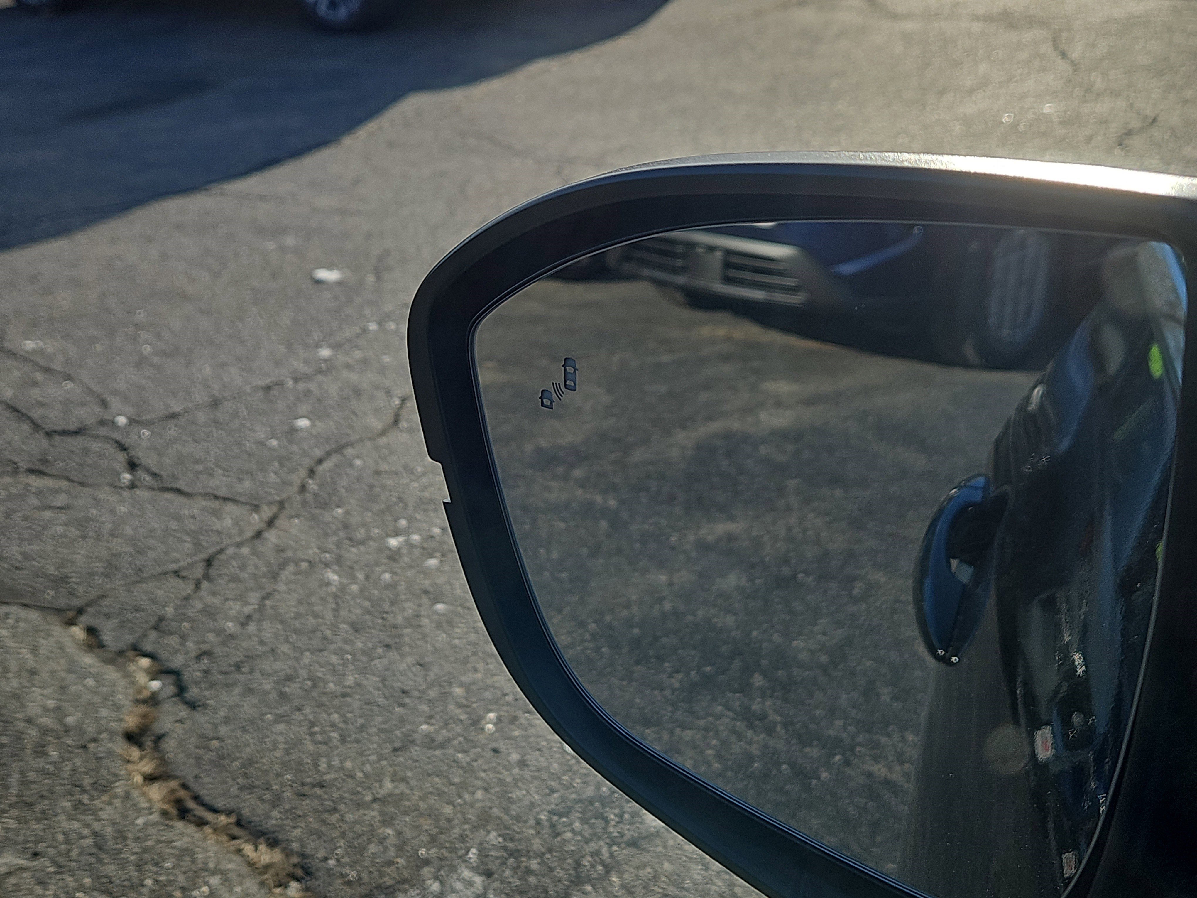 Used 2022 Nissan Pathfinder SL w/ SL Black Package image 16