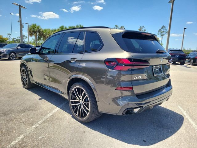 Used 2024 BMW X5 sDrive40i w/ M Sport Package RWD image 5