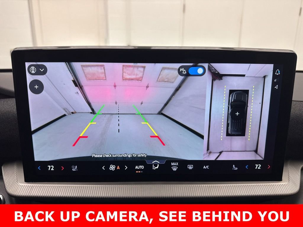 Used 2025 Ford Explorer ST image 2