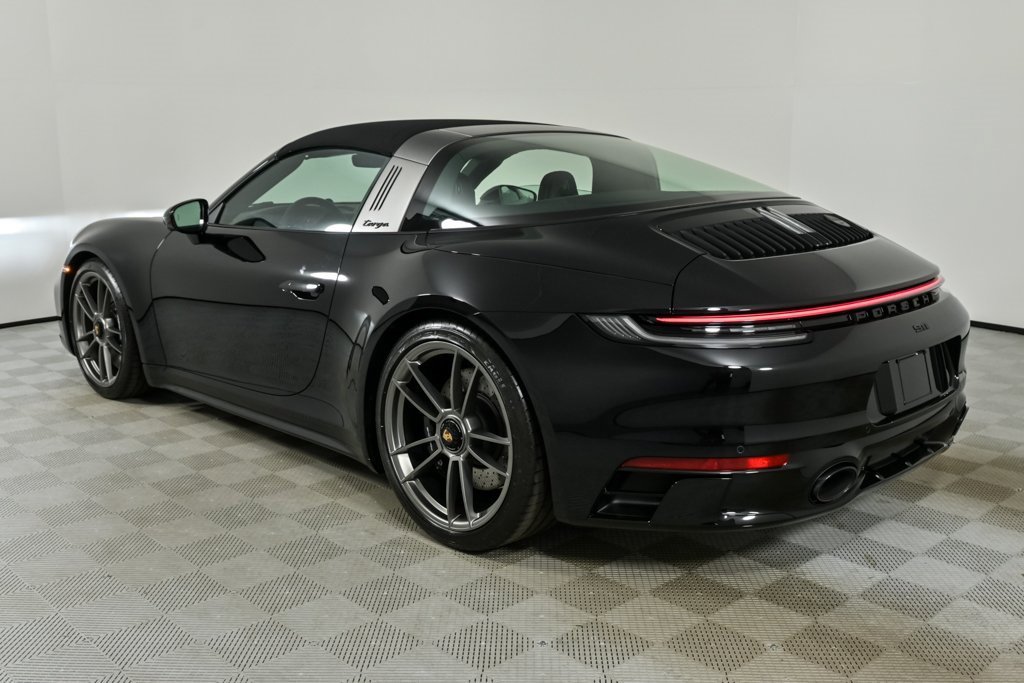 Certified 2024 Porsche 911 image 37