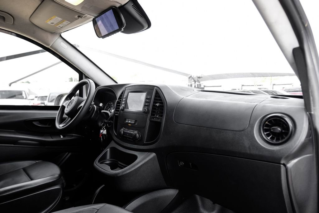 Used 2023 Mercedes-Benz Metris image 9