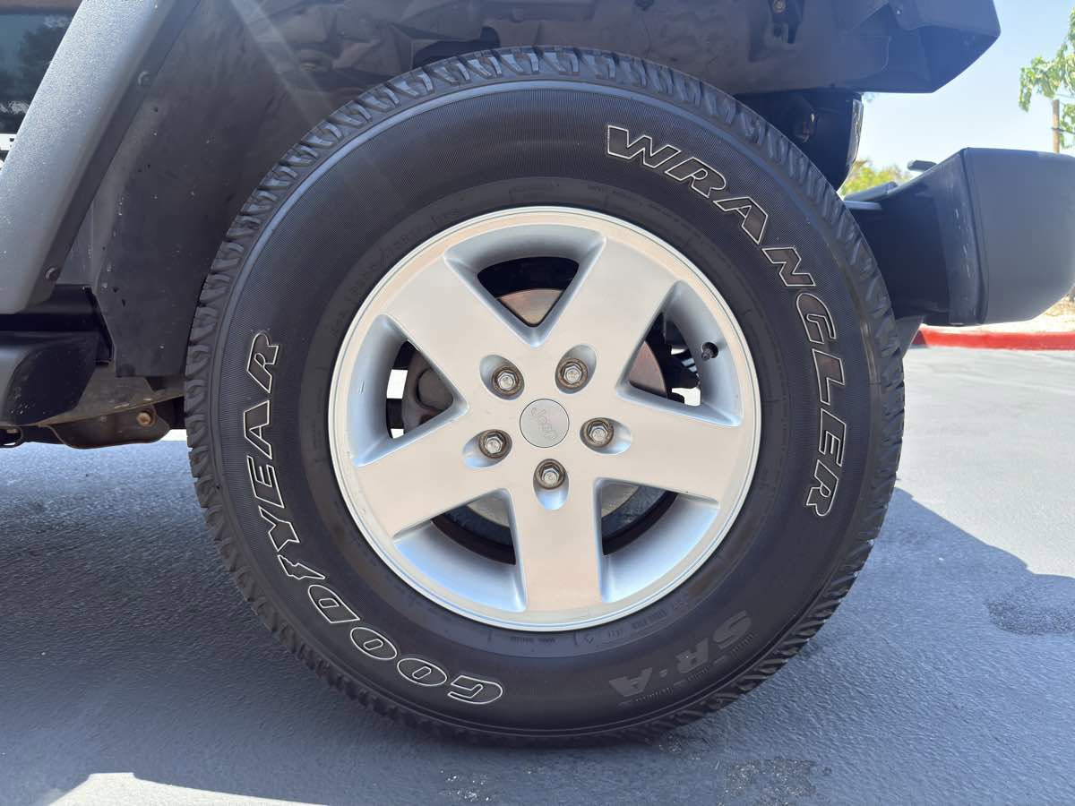 Used 2013 Jeep Wrangler Unlimited Sport image 17