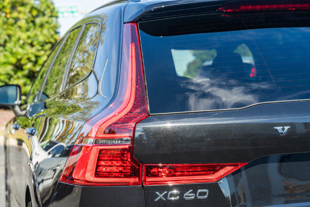New 2027 Volvo XC60 B5 Plus AWD/4WD image 7
