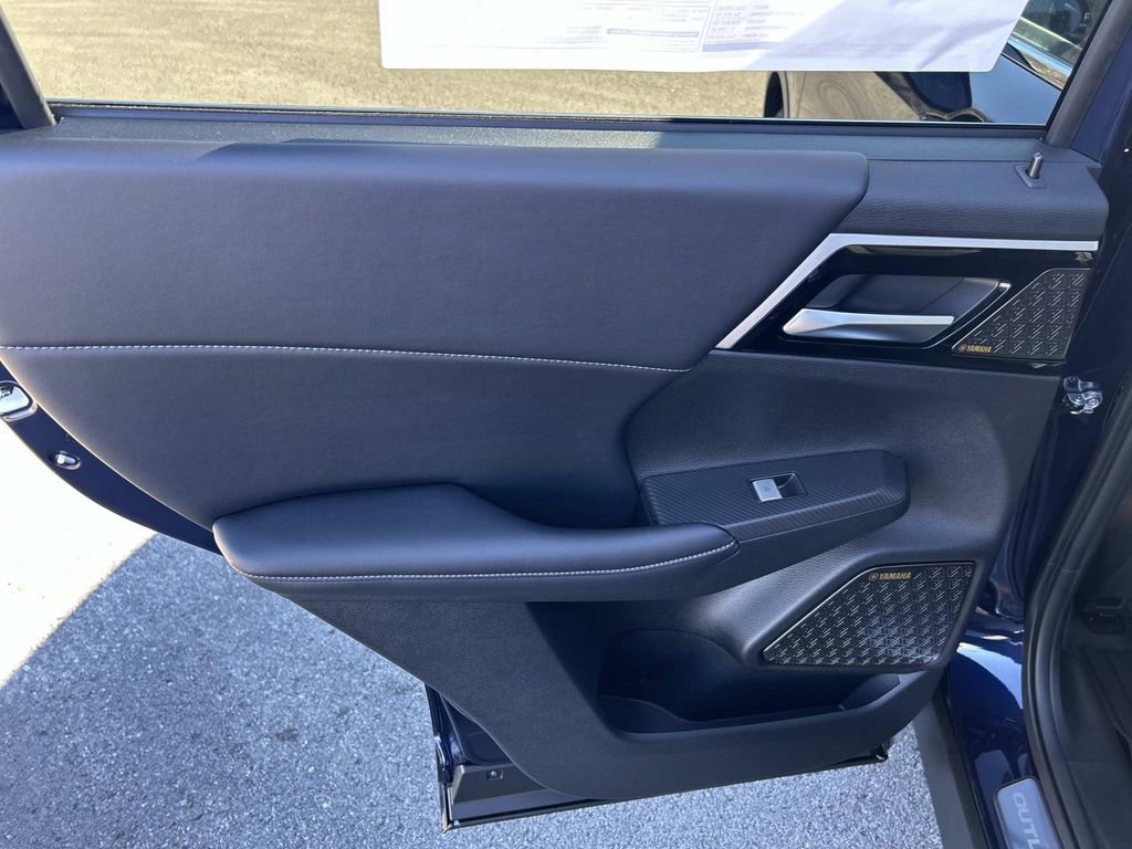New 2026 Mitsubishi Outlander SE FWD image 20