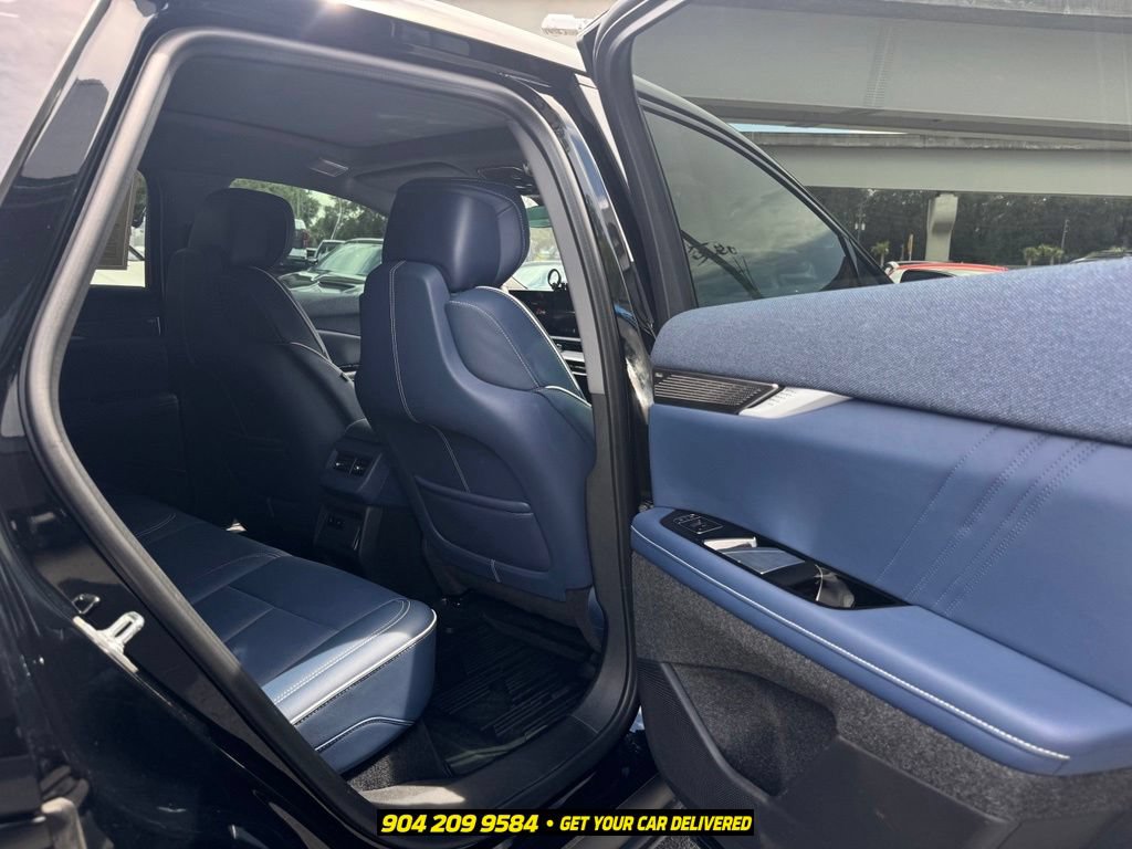 Used 2025 Cadillac Optiq Sport 2 AWD/4WD image 33
