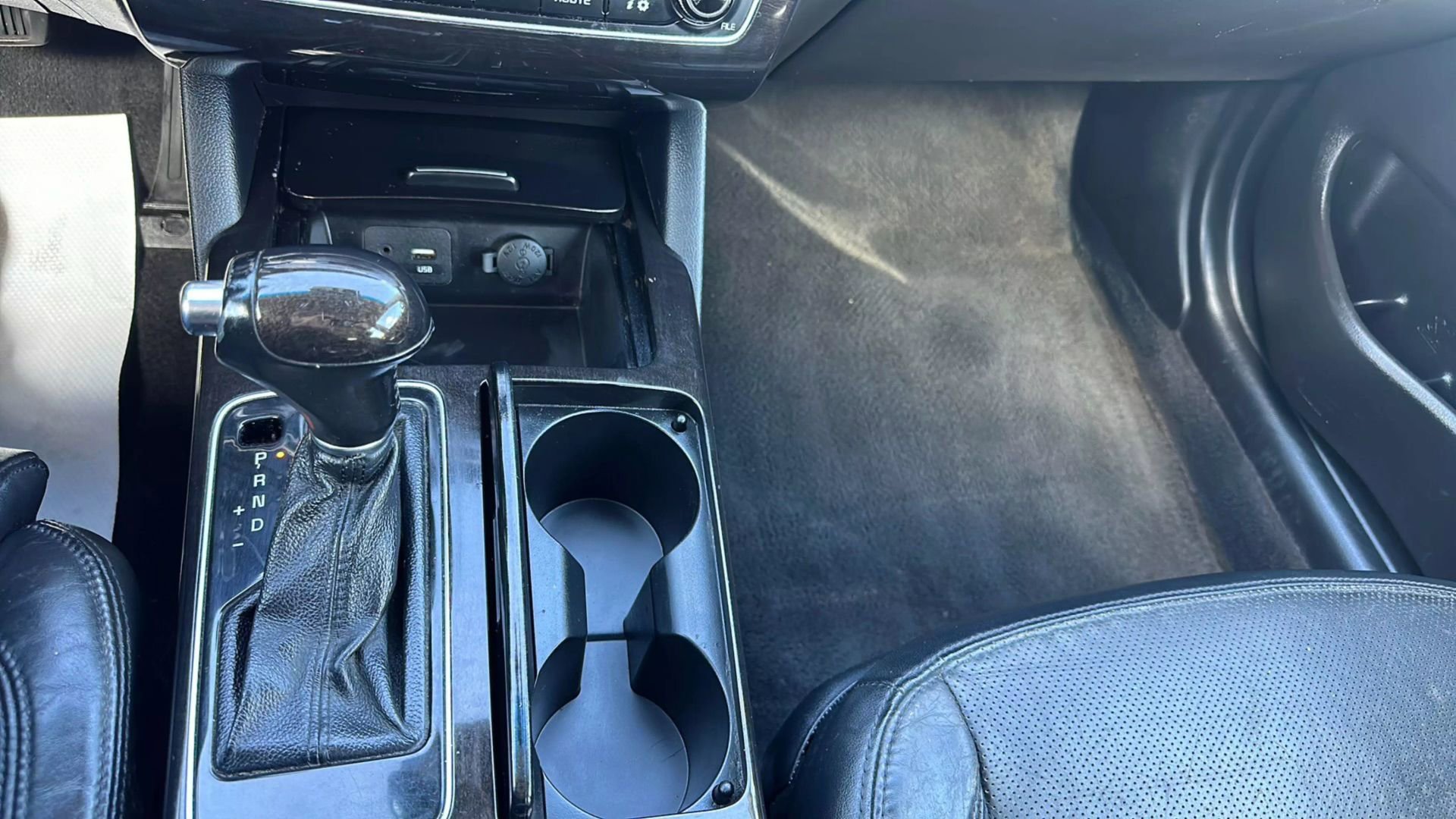 Used 2016 Kia Cadenza Premium image 21