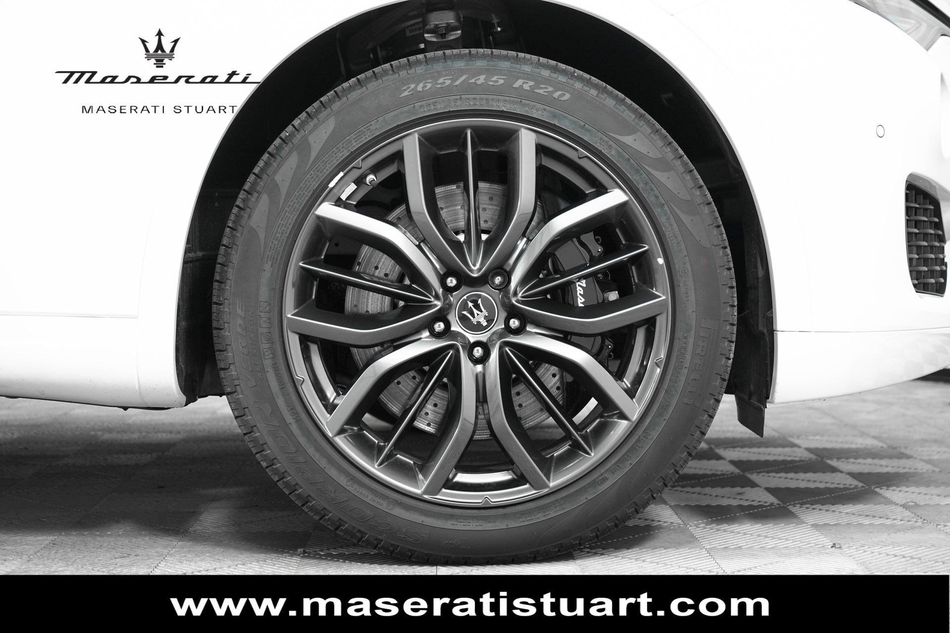 New 2024 Maserati Levante GT Ultima AWD/4WD image 9