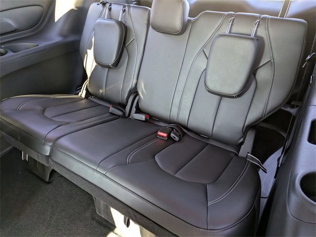 Certified 2026 Chrysler Pacifica Select image 24