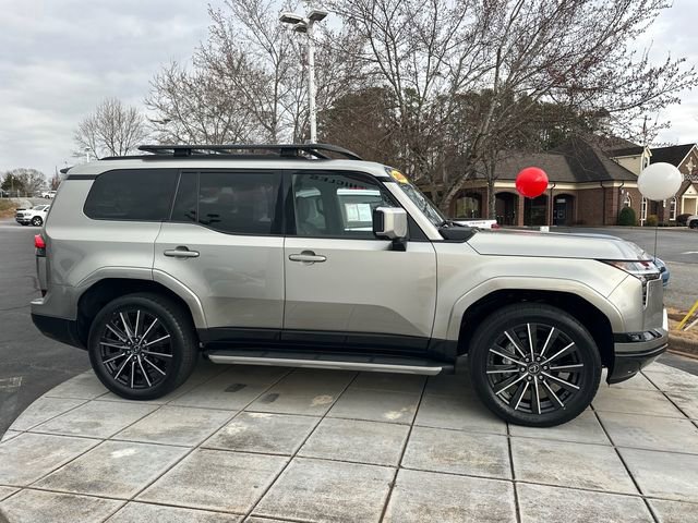 Used 2024 Lexus GX 550 image 2